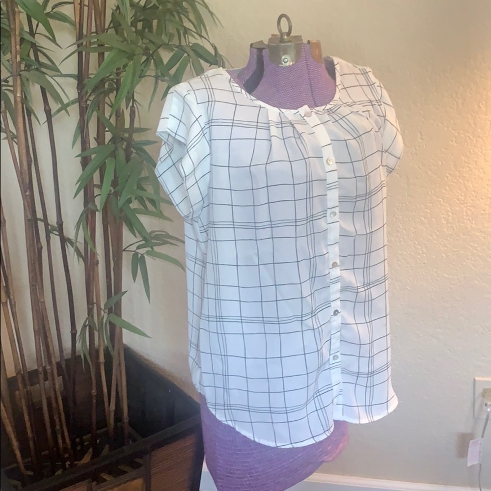 White with black checkered button down blouse